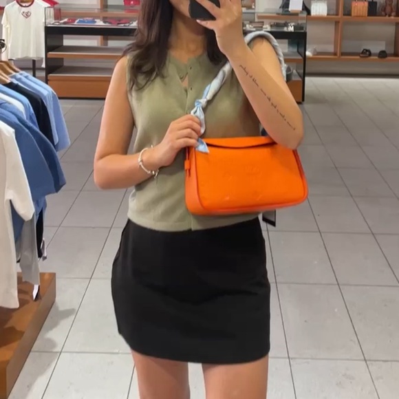 Mcm AREN FLAP HOBO BAG IN EMBOSSED MONOGRAM LEATHER - Picture 10 of 11